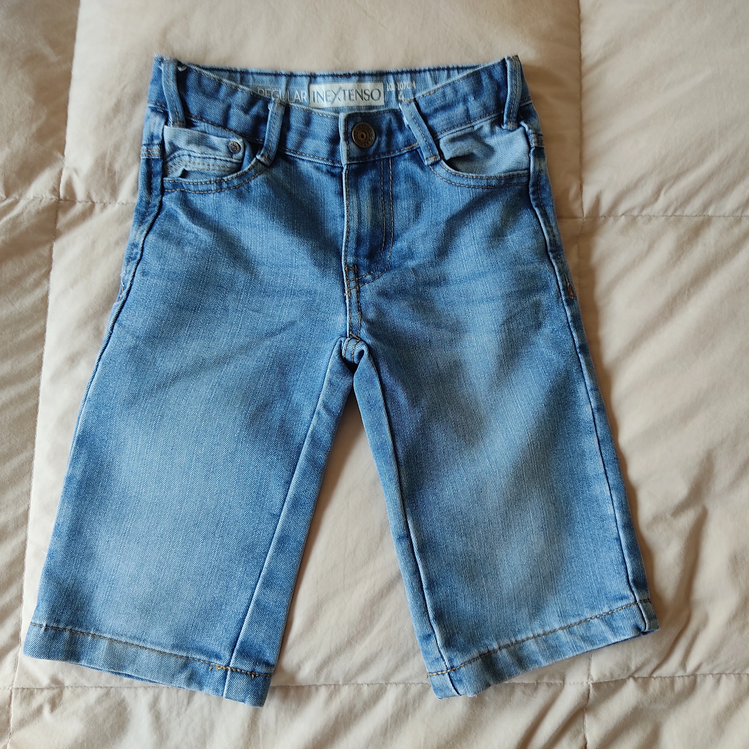 Pantalones vaqueros cortos.Talla 4 A (110 cm)